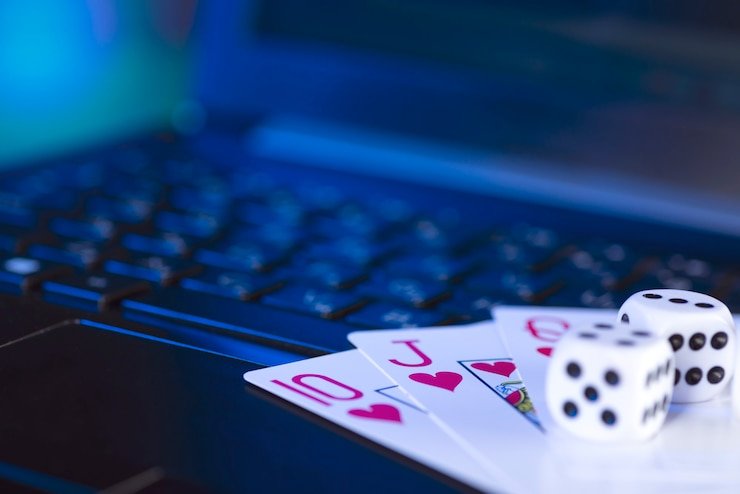 Sistem keamanan digital dan perlindungan data pribadi pengguna di platform hiburan online